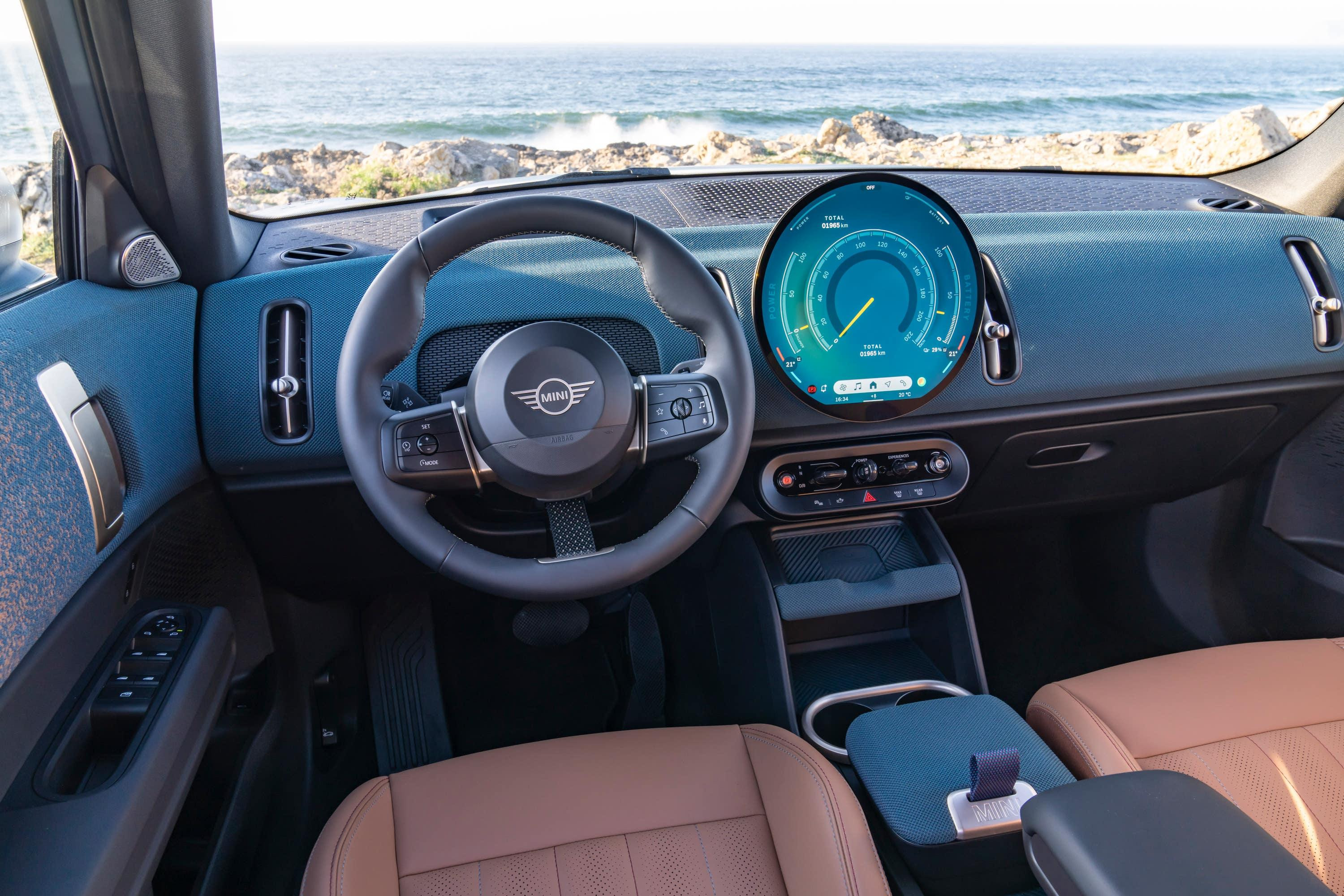 electric mini countryman interior